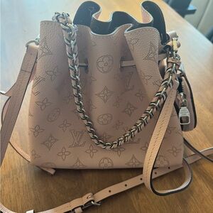 Authentic Louis Vuitton Bella bucket bag - mint condition